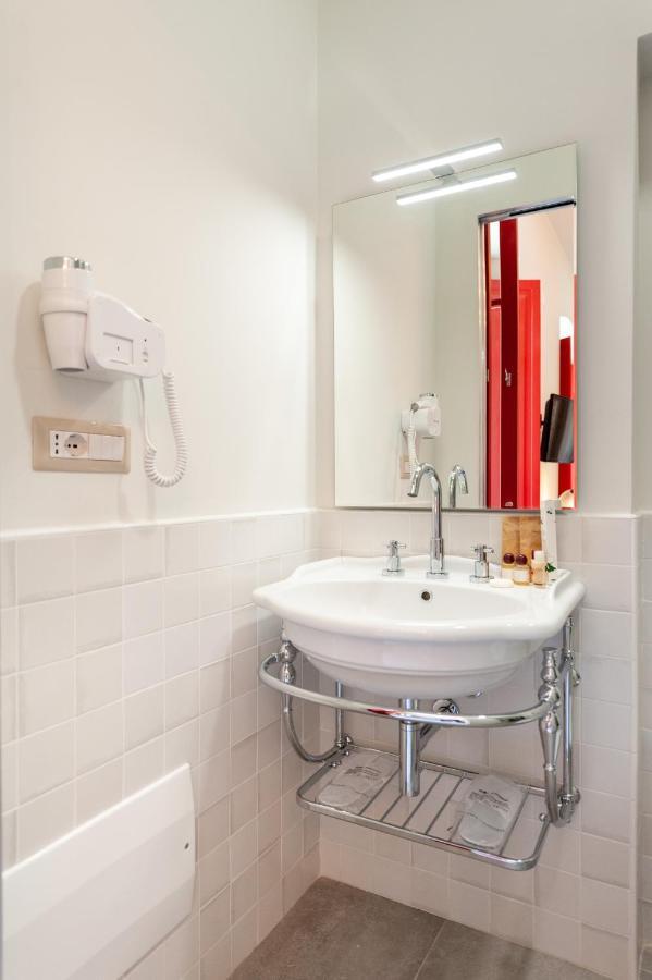 Domo Sofia Hotel Каляри Екстериор снимка